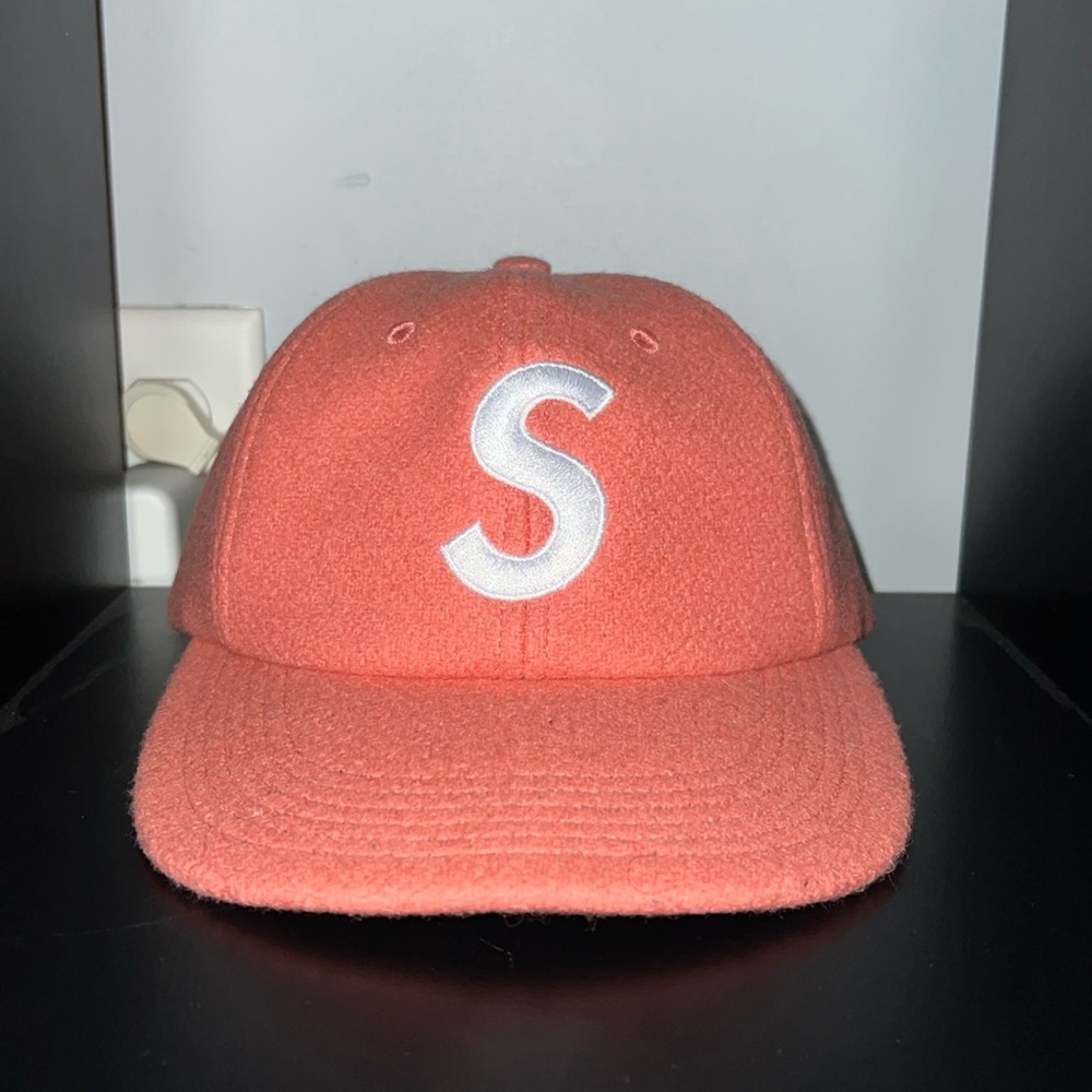 Supreme Wool S-Logo